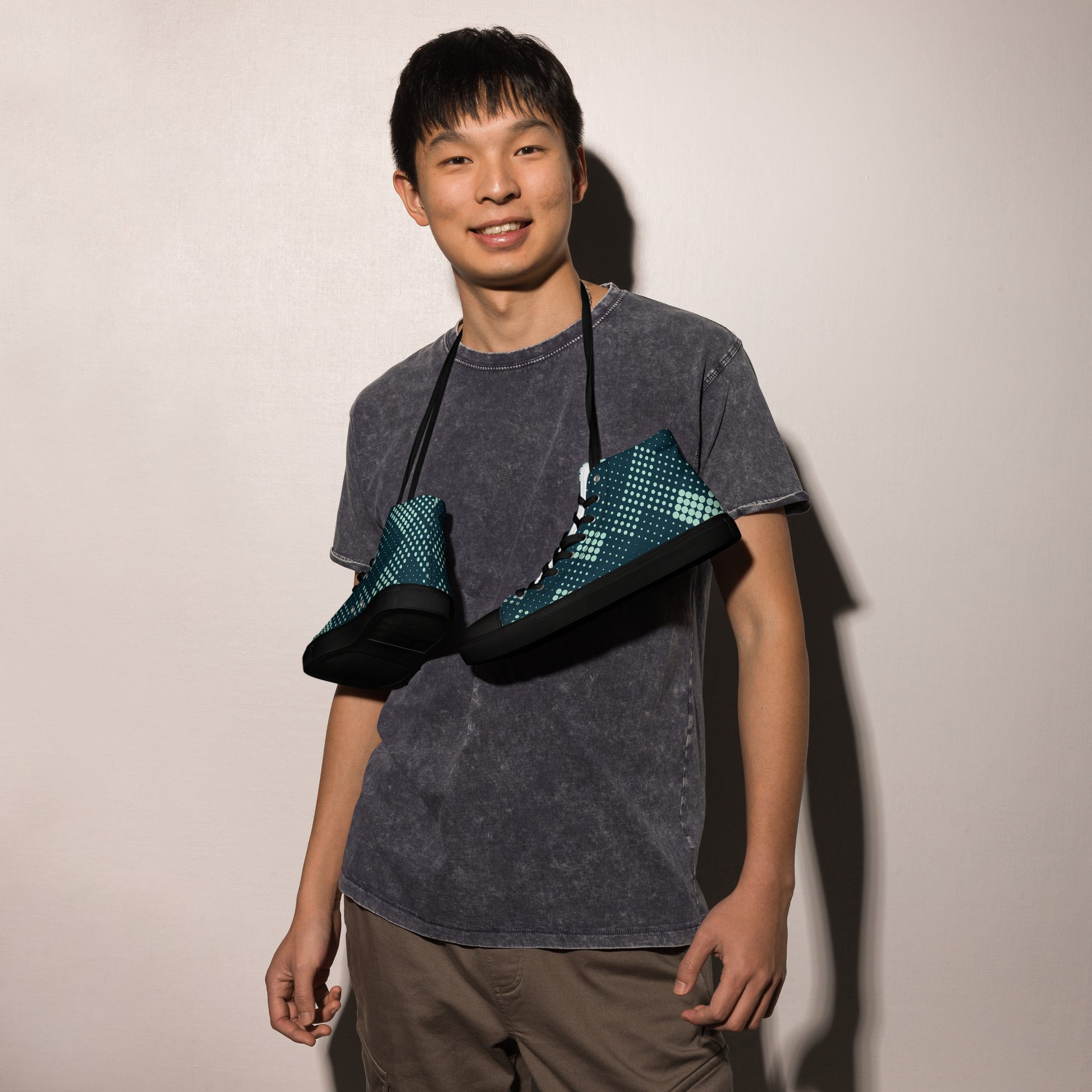 {{ cuffed-beanie-black-front-66ccf3094b609 }} {{ Cuffed Beanie Black }}