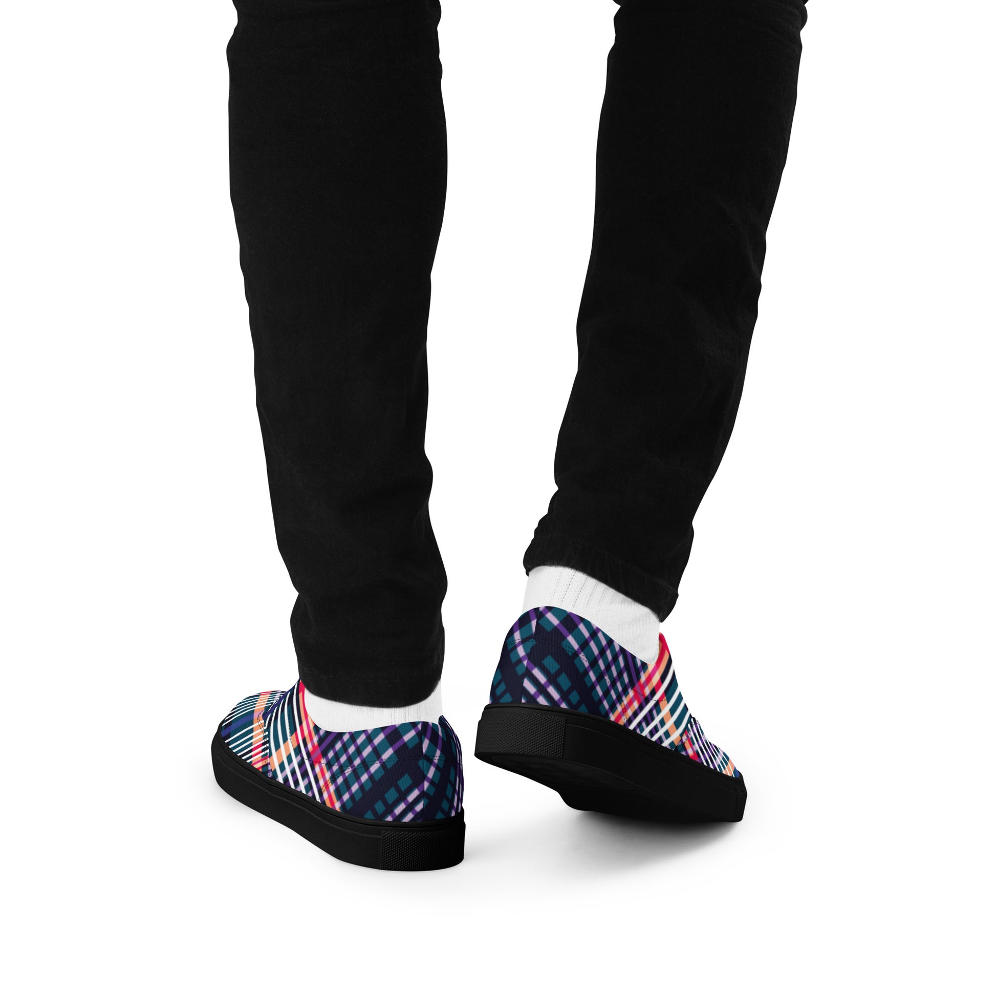 {{ cuffed-beanie-black-front-66ccf3094b609 }} {{ Cuffed Beanie Black }}