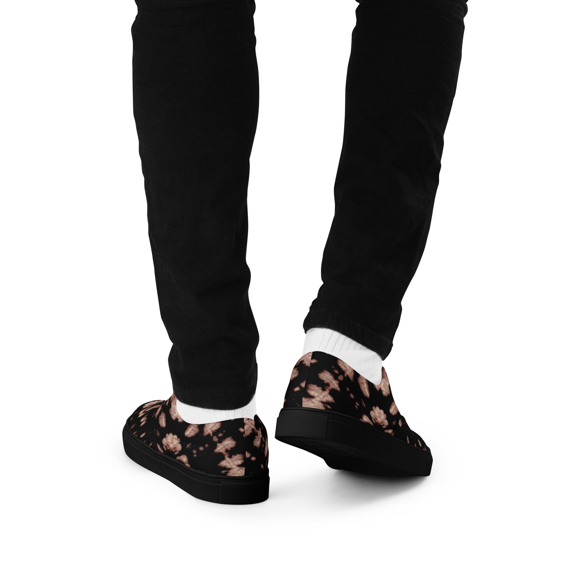 {{ cuffed-beanie-black-front-66ccf3094b609 }} {{ Cuffed Beanie Black }}