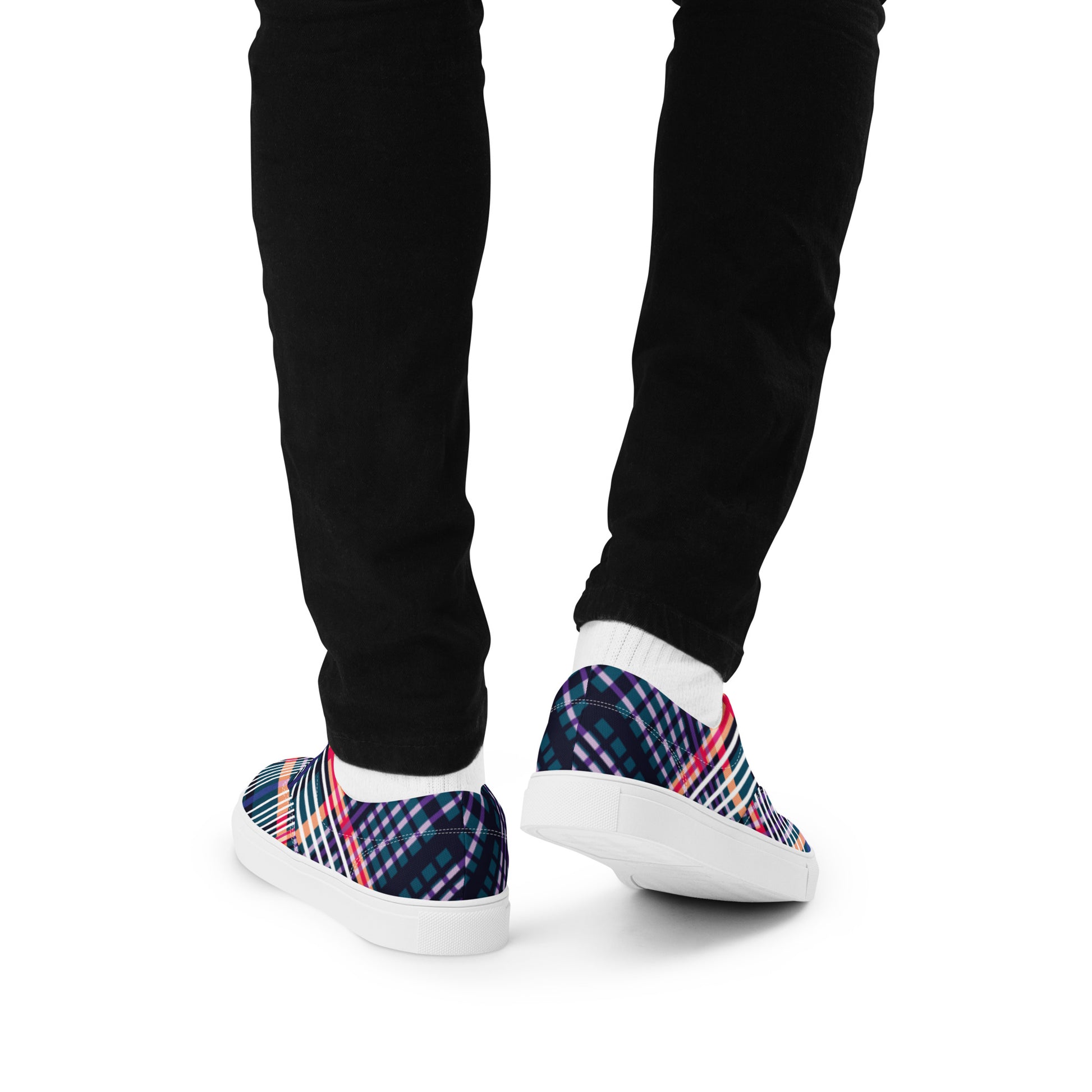 {{ cuffed-beanie-black-front-66ccf3094b609 }} {{ Cuffed Beanie Black }}