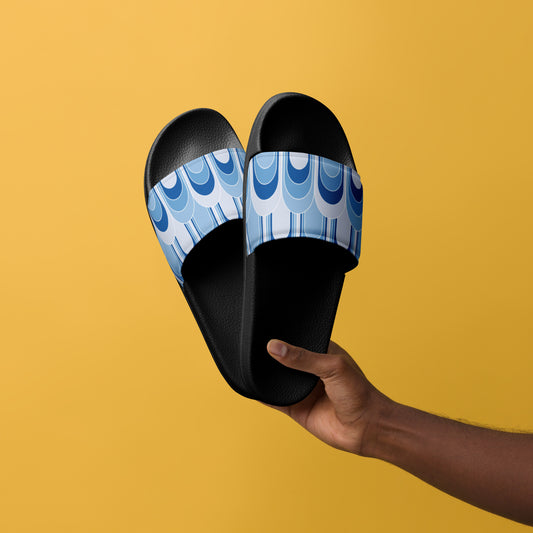 {{ cuffed-beanie-black-front-66ccf3094b609 }} {{ Cuffed Beanie Black }}