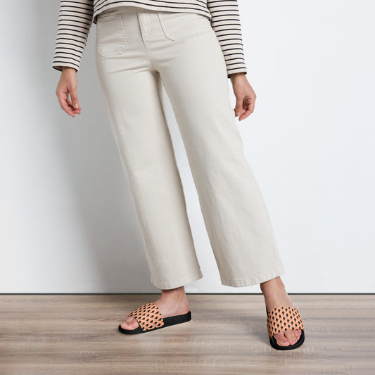 {{ cuffed-beanie-black-front-66ccf3094b609 }} {{ Cuffed Beanie Black }}