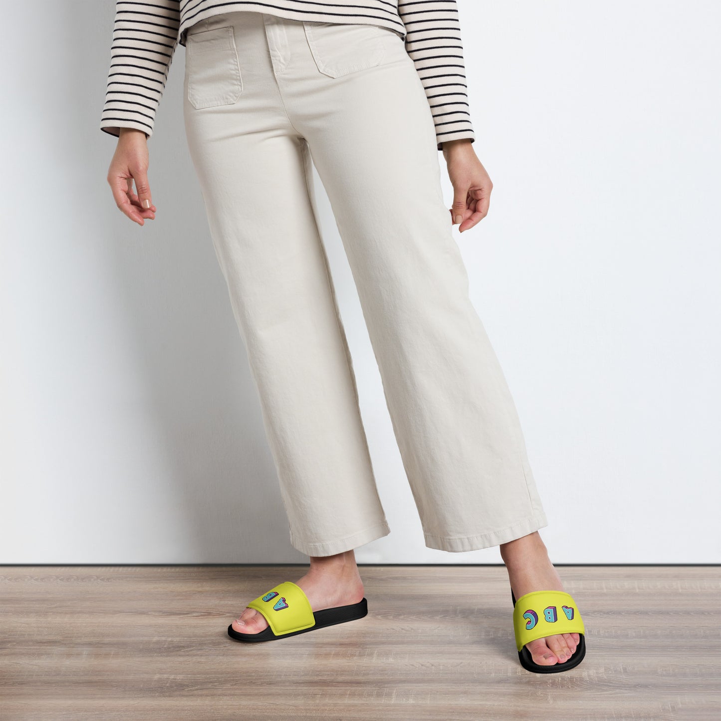 {{ cuffed-beanie-black-front-66ccf3094b609 }} {{ Cuffed Beanie Black }}