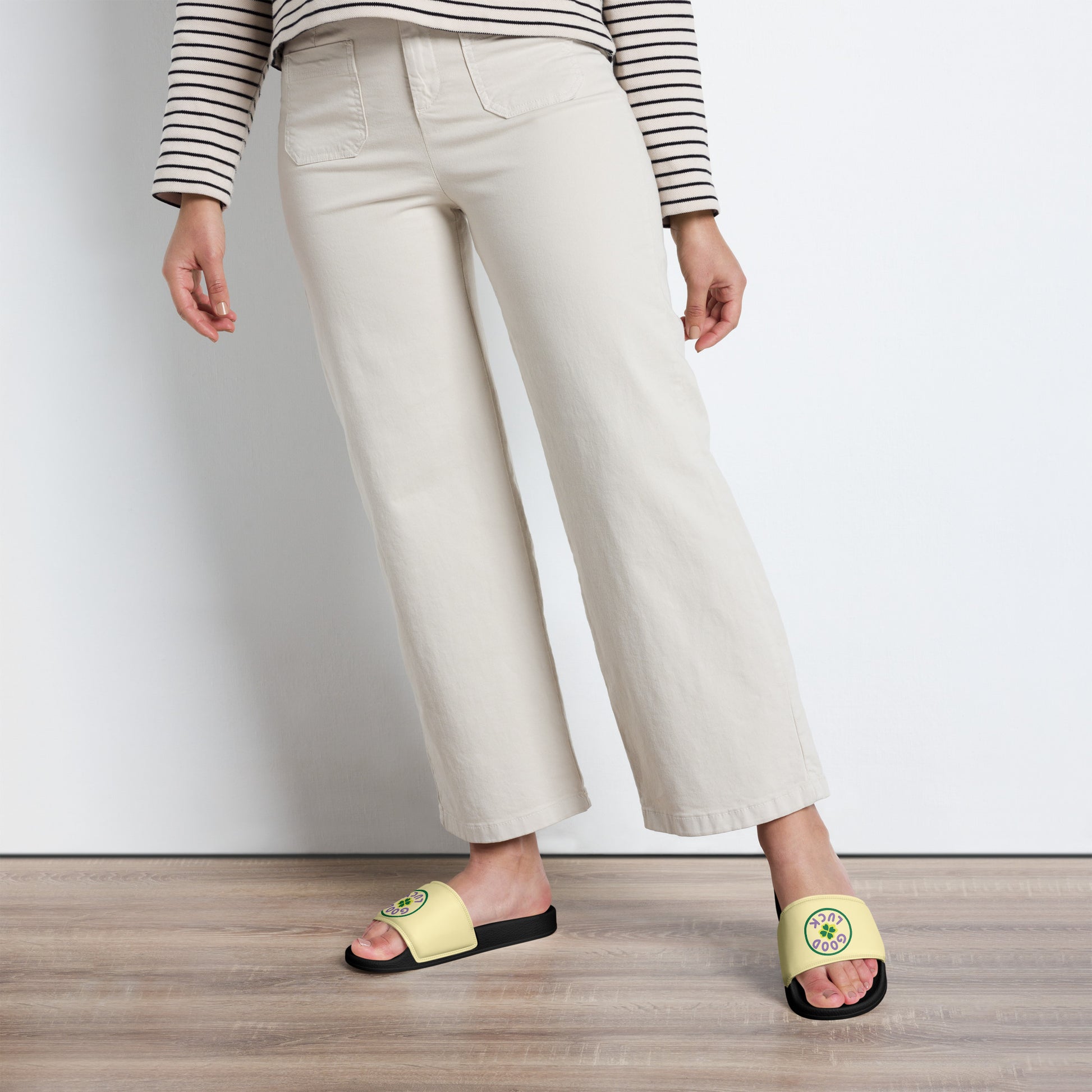 {{ cuffed-beanie-black-front-66ccf3094b609 }} {{ Cuffed Beanie Black }}