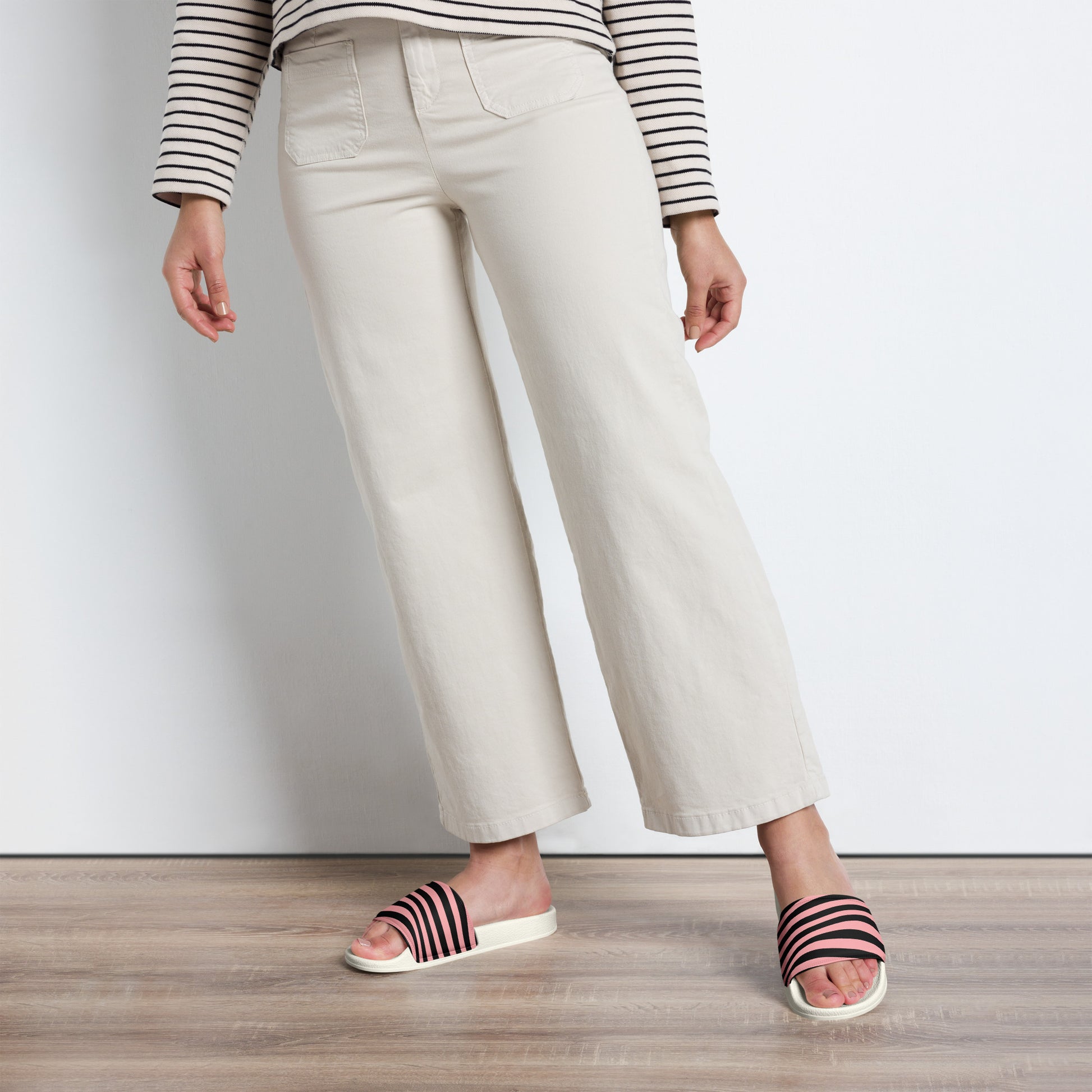 {{ cuffed-beanie-black-front-66ccf3094b609 }} {{ Cuffed Beanie Black }}