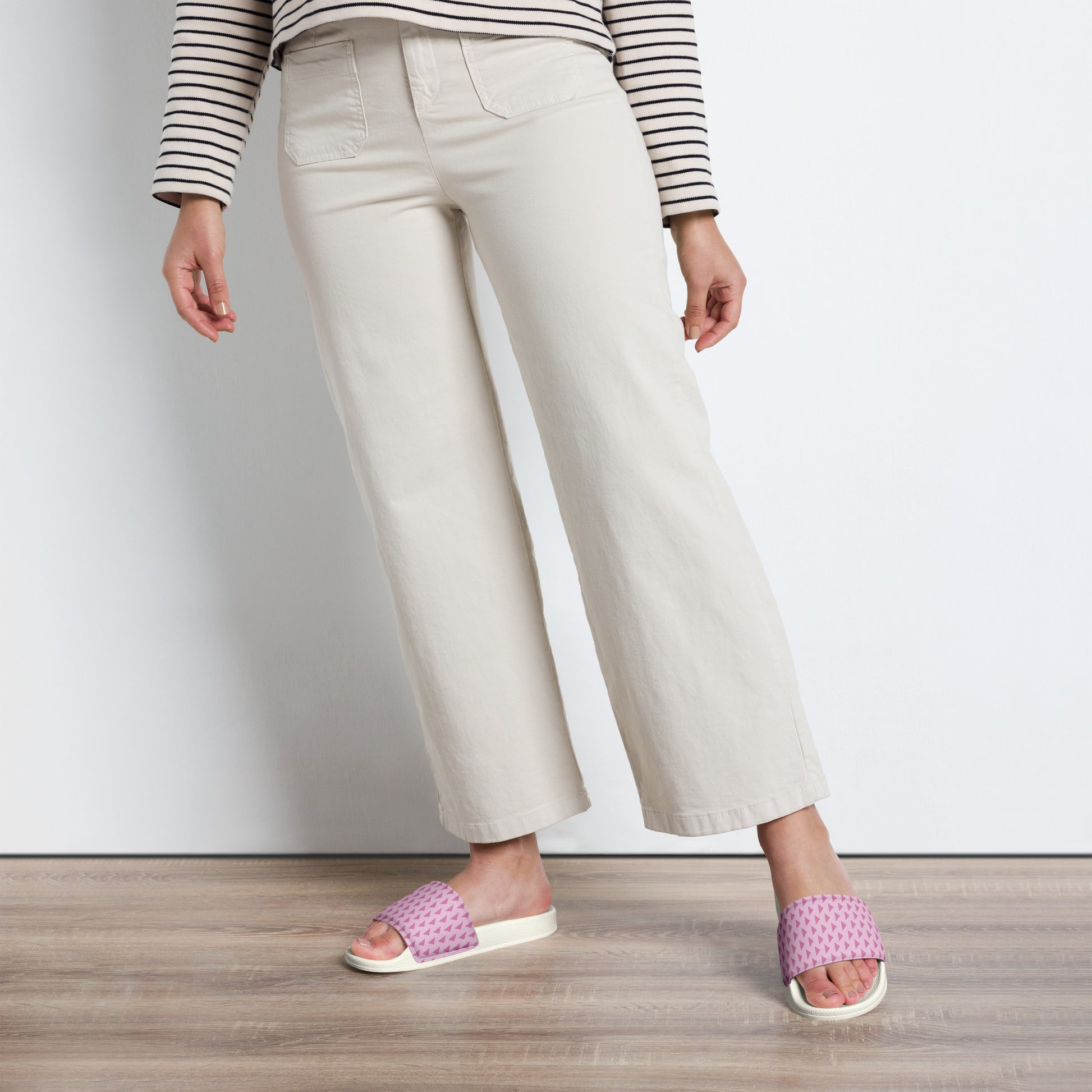 {{ cuffed-beanie-black-front-66ccf3094b609 }} {{ Cuffed Beanie Black }}