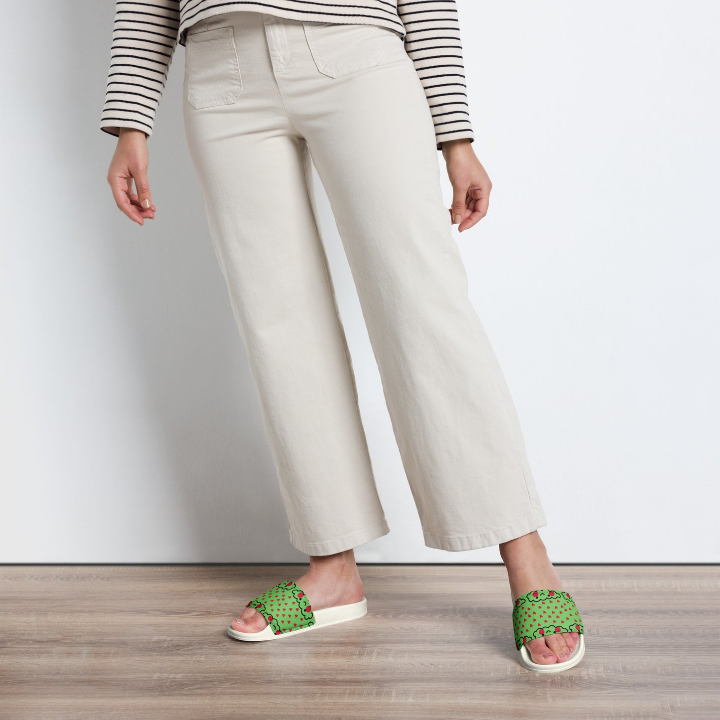 {{ cuffed-beanie-black-front-66ccf3094b609 }} {{ Cuffed Beanie Black }}