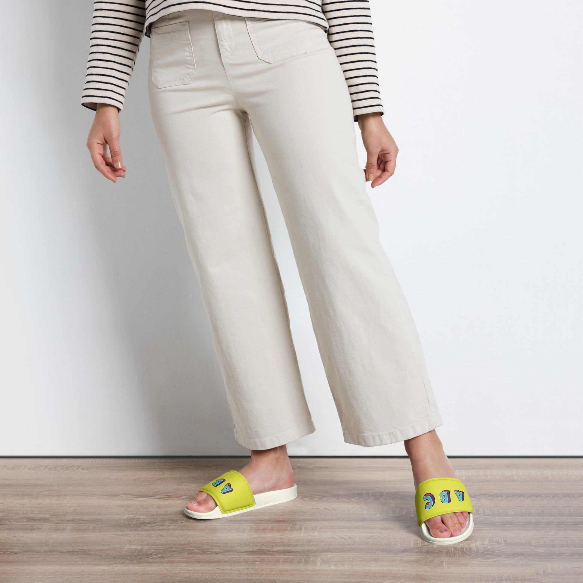 {{ cuffed-beanie-black-front-66ccf3094b609 }} {{ Cuffed Beanie Black }}